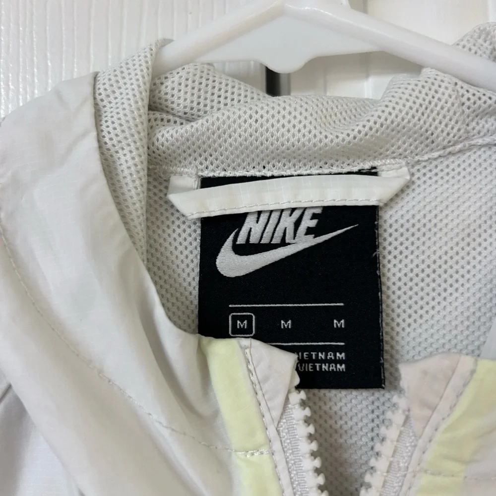 Nike Jacket Full Zip Hooded Windbreaker Rainjacket Youth Girls